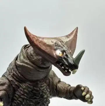 S.H.Figuarts 고모라 발광발성 개조