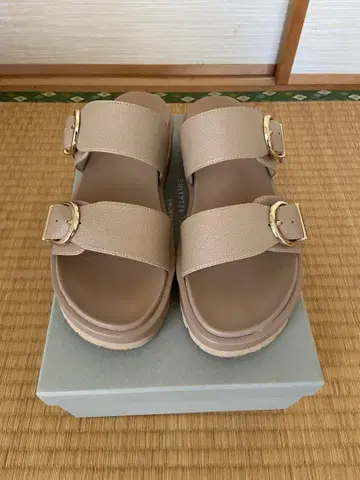 GREEN LABEL RELAXING 베이지 샌들
