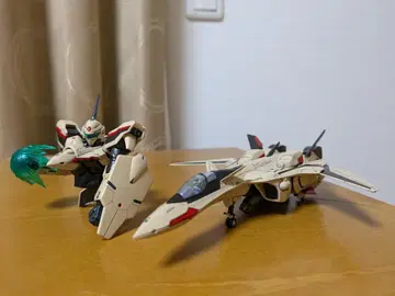 HG 1/100 YF-19