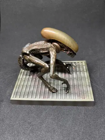 에이리언 피규어
