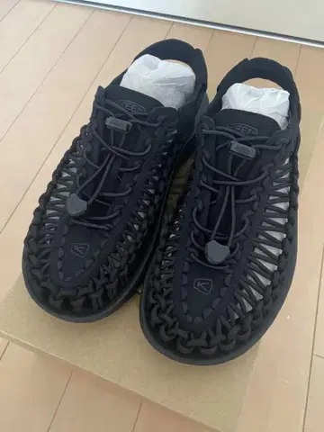 킨 KEEN 유니크 샌들 24.5cm 블랙