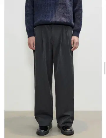 Musinsa Two-Tuck Wide Slacks_Charcoal