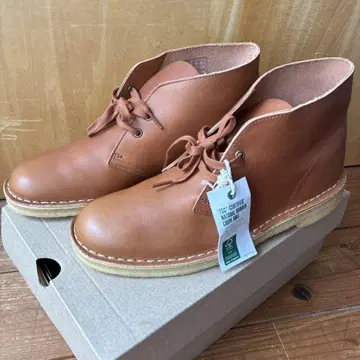 Clarks 처카 부츠 브라운