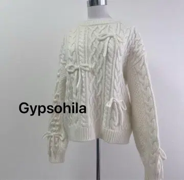 집소필라 Gypsohila 케이블 화이트 리본 니트 둥근넥 스웨터 완판템