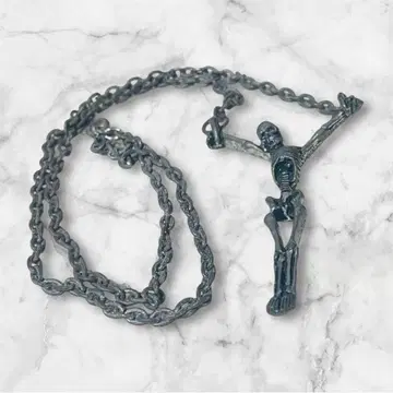 스켈레톤 십자가 목걸이