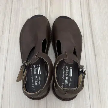 브라운 가죽 오픈토 샌들