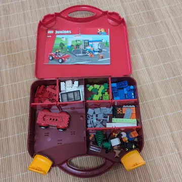 LEGO Juniors 빨간색 보관 케이스와 블록 세트