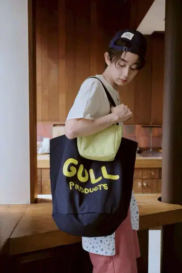 common gull products. 대용량 토트백