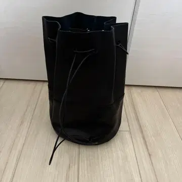 블랙 가죽 드로우스트링 백