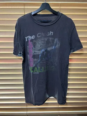The Clash 크래쉬 런던 Calling Amplified 티셔츠