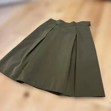 BARNEYS NEW YORK 플리츠 스커트 38 올리브 새상품급