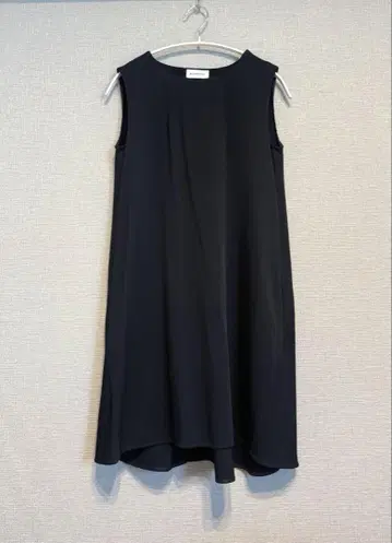 새상품급 BLENHEIM A라인 원피스 블랙 XS 사이즈