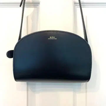 [새상품급] A.P.C. 하프문 미니 수납 가방 포함