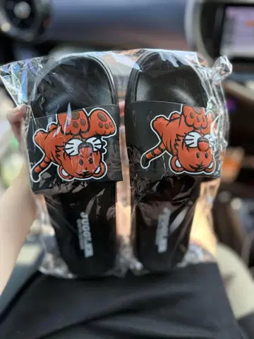 저글러 트라삐 샤워 샌들