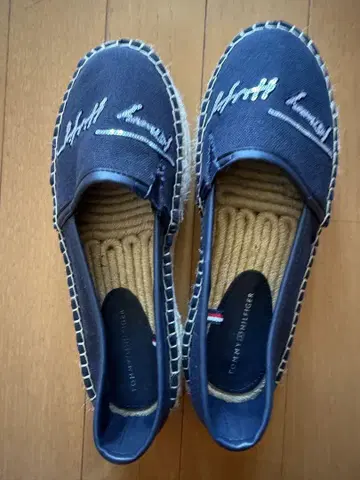 TOMMY HILFIGER 네이비 슬립온