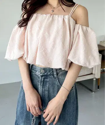 오프숄더 퍼프 슬리브 크롭 탑 핑크