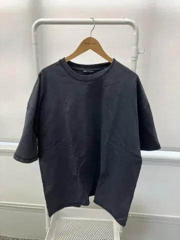 ZARA 유즈드 가공 BLACK 맨투맨 티셔츠