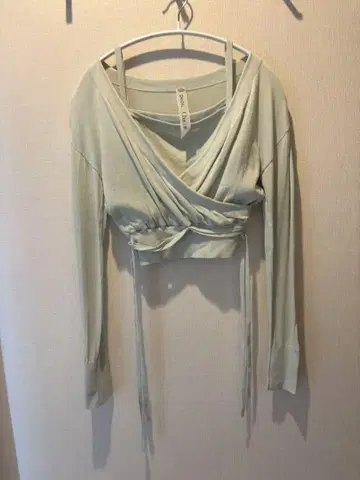 SINDEL Chacott 랩 스타일 크롭 스웨터