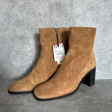미사용 새 상품 ZARA 베이지 스웨이드 부츠 25.5cm