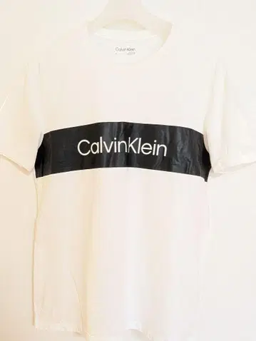 Calvin Klein 로고 티셔츠 화이트 M 사이즈