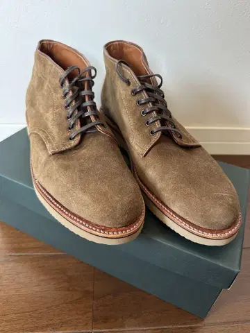 Alden 6 아일렛 스웨이드 부츠