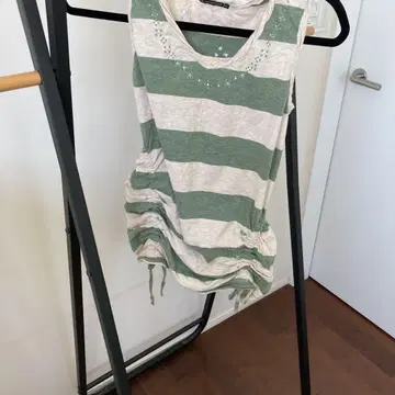 스트라이프 V넥 탱크탑