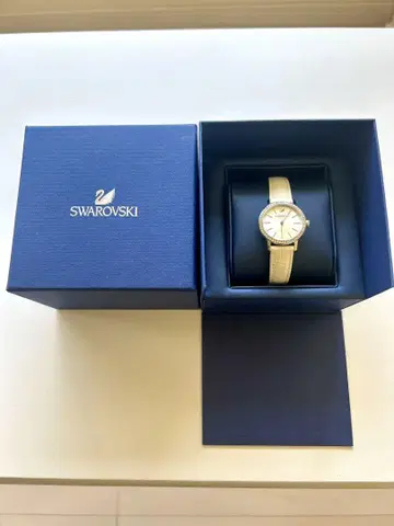 SWAROVSKI 가죽 스트랩 시계 화이트
