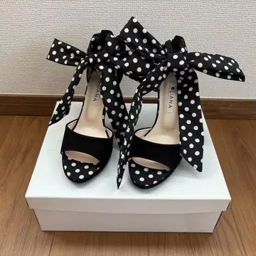 [새상품] DIANA 다이애나 도트 리본 샌들 22.5cm
