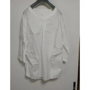 화이트 V넥 튜닉 오부 소매