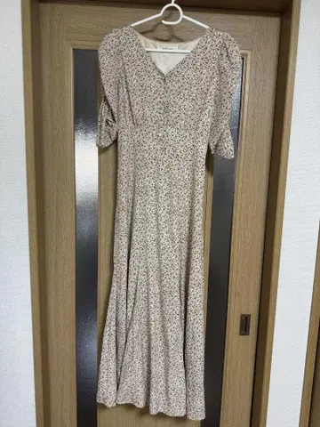 archives 개더 백 레이스업 원피스