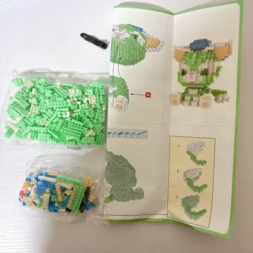 블록 부품 세트와 설명서