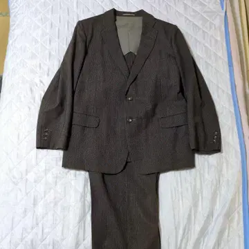 다크 그레이 스트라이프 비즈니스 정장