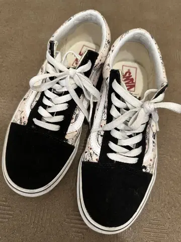 VANS PEANUTS 스누피 콜라보 스니커즈 23.5cm