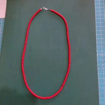화이트 하츠 비즈 목걸이
