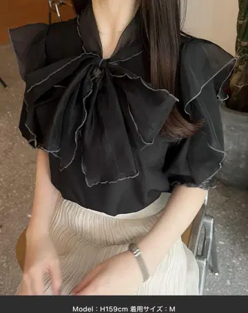 JUNOAH 시어 프릴 리본 블라우스 블랙