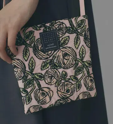 rosy pocket bag