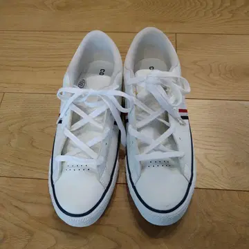 CONVERSE 화이트 스니커즈