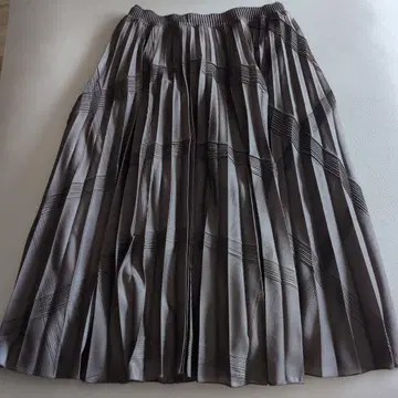 DAMA 브라운 체크 무늬 플리츠 스커트