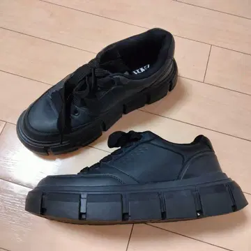 ZARA 청키솔 스니커즈 통굽 EUR43