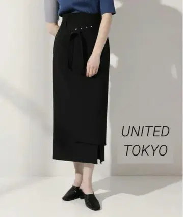 UNITED TOKYO 유나이티드 토쿄 타이트 스커트 사이즈 2 블랙