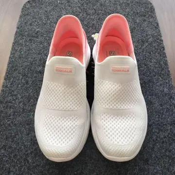 SKECHERS GOwalk 슬립온 화이트/핑크 슬립인스