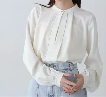 [작년 구매] 내추럴 뷰티 베이직 프론트 턱 메로우 블라우스