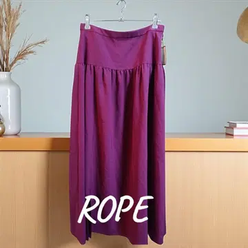 [새상품급] ROPE 퍼플 플레어 스커트 슬릿 있음