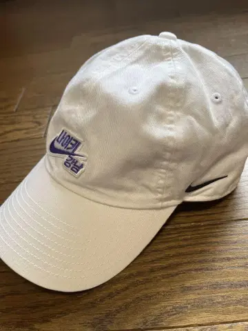 NIKE 한국 한정판 커스텀 캡 화이트