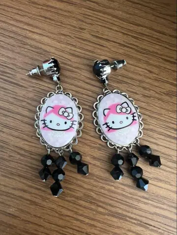 레어! 타리나 타란티노 TARINA TARANTINO 헬로키티 귀걸이