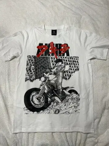 AKIRA 그래픽 티셔츠 화이트