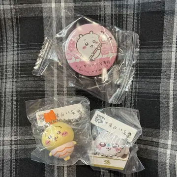 쿠라스시 모몽가 토끼 피규어 치이카와 캔뱃지 세트