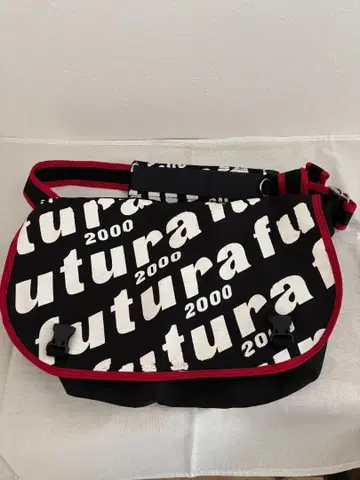 Futura 2000 메신저 백