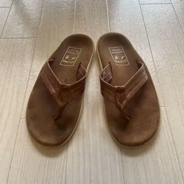 ISLAND SLIPPER 브라운 가죽 샌들 사이즈 8
