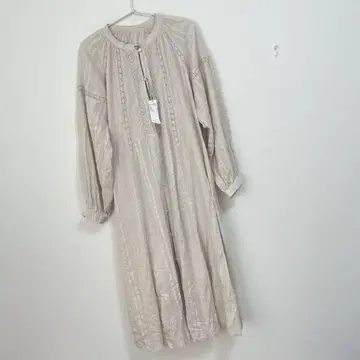 앙디콜 시어서커 레이스 절개 원피스